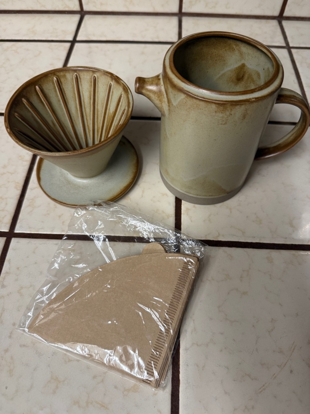 Ceramic Pour-Over Coffee Dripper and Carafe Set - Picture 3 of 8
